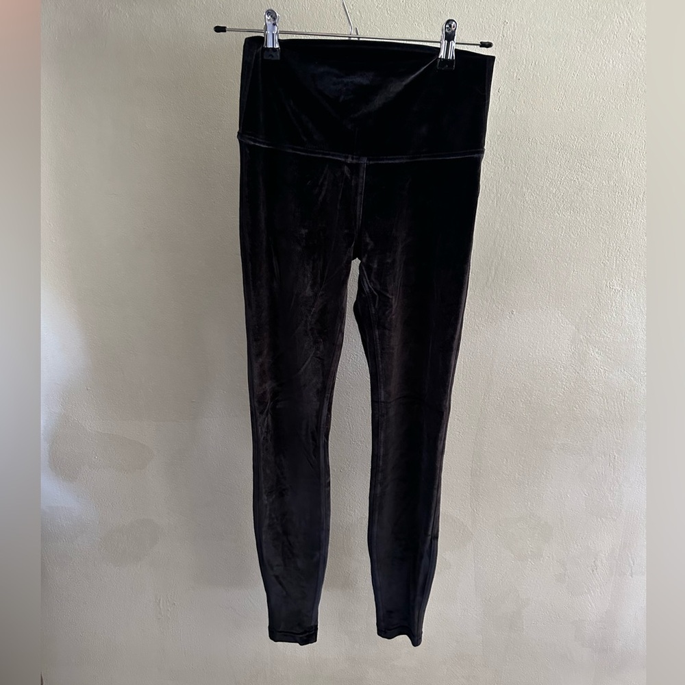 Black velvet Lululemon Leggings 🕷️♟️